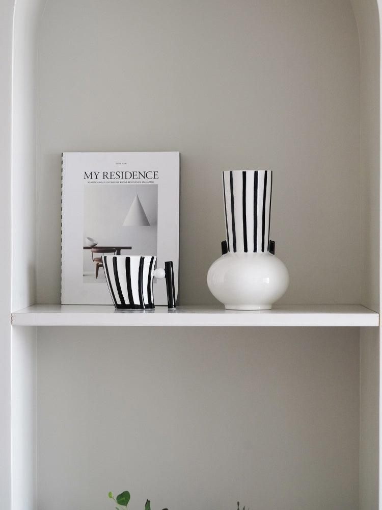 Light Luxury Living Room Striped Vase